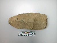 藏品(中型直刃打製石斧)的圖片